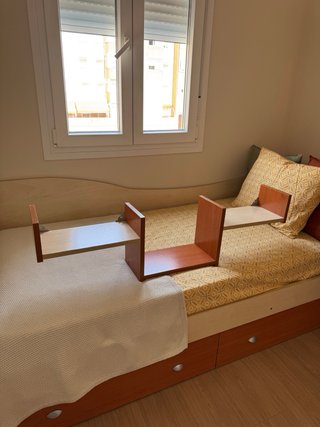 Dormitorio modular en cerezo y madera clara