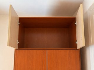 Dormitorio modular en cerezo y madera clara