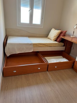 Dormitorio modular en cerezo y madera clara