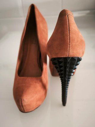 Sapatos Schutz 36