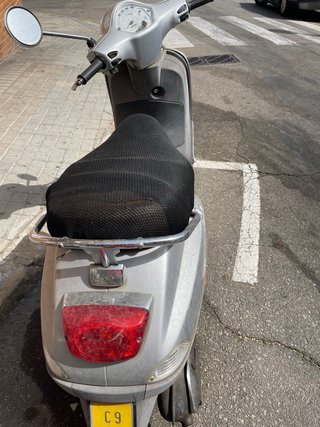 Piaggio Vespa LX50 4T Plata