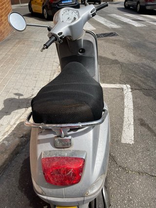 Piaggio Vespa LX50 4T Plata