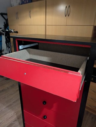 Cajonera Roja Madera Muy Estable