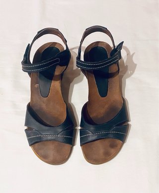 Yokono - Sandalias azules de piel talla 38