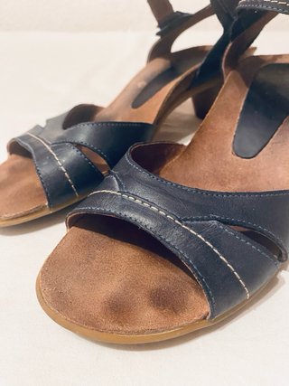 Yokono - Sandalias azules de piel talla 38