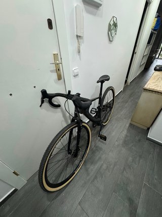 Cannondale Topstone Gravel Negra