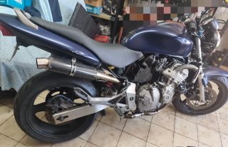 Honda Hornet 600 - Com detalhes de queda