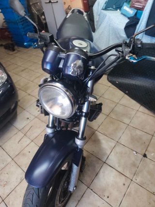 Honda Hornet 600 - Com detalhes de queda