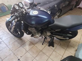 Honda Hornet 600 - Com detalhes de queda