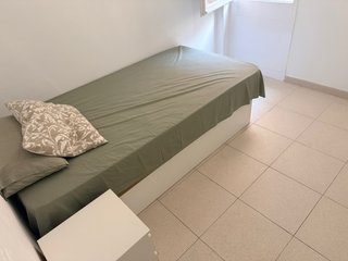 Se alquila habitación en la zona de Bac de Roda.