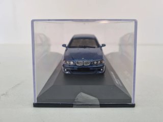 BMW E39 M5 2003 escala 1:43