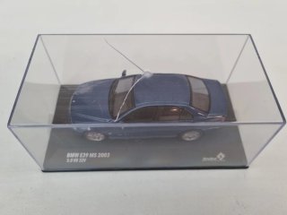 BMW E39 M5 2003 escala 1:43