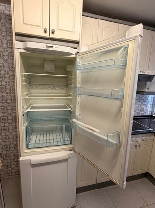 Frigorífico combi Electrolux blanco con congelador