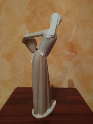 Lladro Tang Campesina con cántaros F. García.