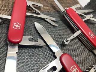3 Canivetes Victorinox (Huntsman, Climber, Camper)