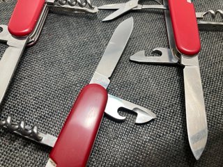 3 Canivetes Victorinox (Huntsman, Climber, Camper)