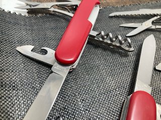 3 Canivetes Victorinox (Huntsman, Climber, Camper)