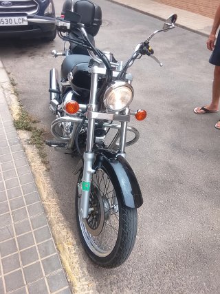 Moto Suzuki Negra Cruiser