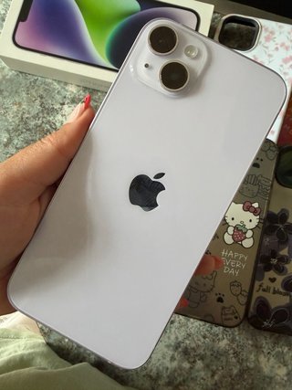 iPhone 14 Plus Lila