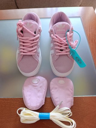 Adidas x Bad Bunny Rosa