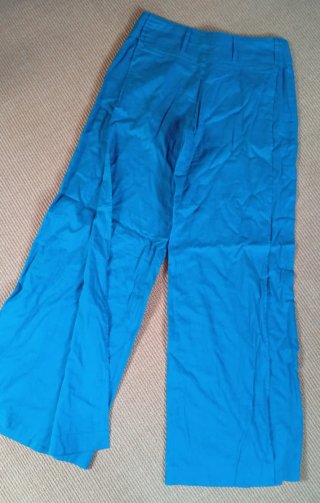 Pantalón ancho color turquesa oscuro talla M