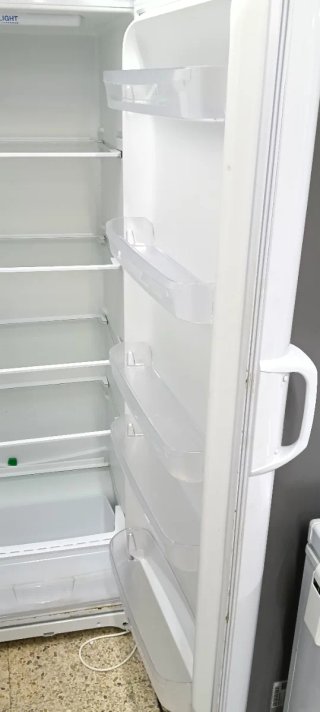 Nevera Indesit de una puerta 175X60cm