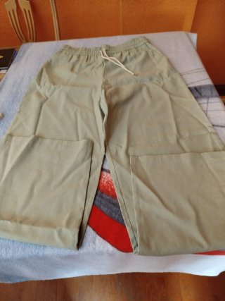 Pantalón Verano Stradivarius Verde Claro.