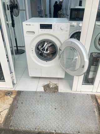 Lavadora  marca Miele 8kg  garantia transporte.