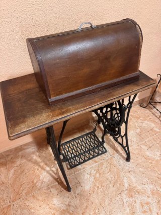 Máquina de coser Singer funcional