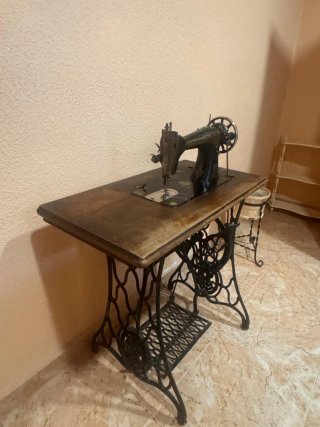 Máquina de coser Singer funcional