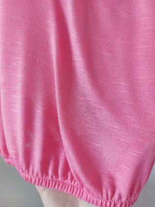 Camiseta rosa con volante