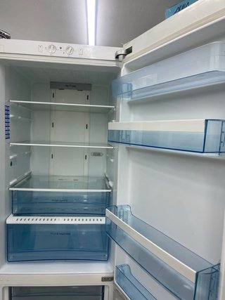 Nevera Haier Blanca con garantia transporte.