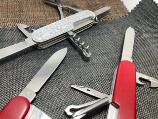3  Victorinox: Fieldmaster, Climber, Spartan