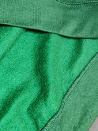Sudadera verde con logo
