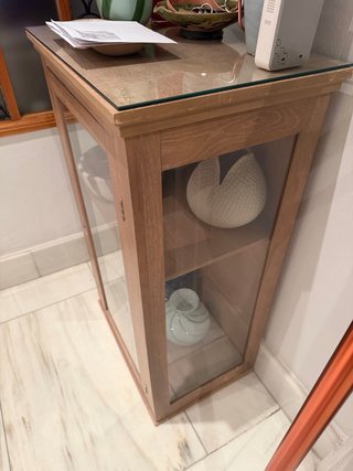 Mueble de entrada con cristalera