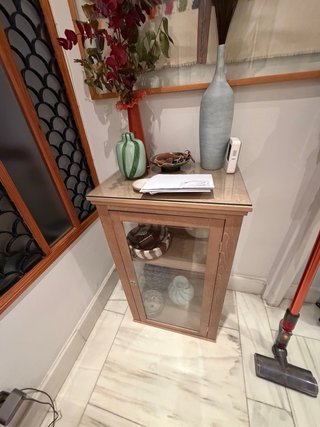 Mueble de entrada con cristalera