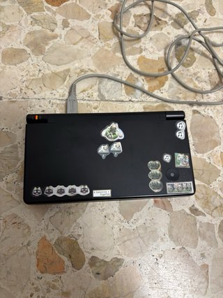 Nintendo DSi Negra + Cargador