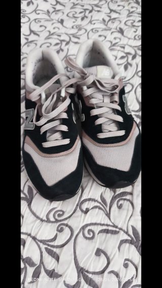 Zapatillas New Balance Negras y Rosas