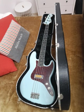 Bajo Fender Jazz Bass Gold Foil Sonic Blue