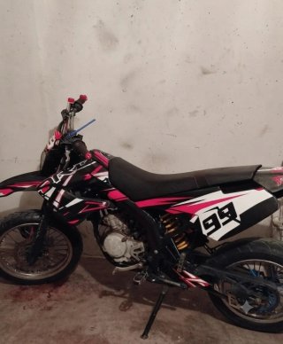 Supermotard Negra y Rojo