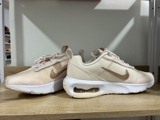 Nike Air Max Intrlk Lite Beige/Oro