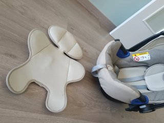 Britax Römer Baby-Safe i-Size + Isofix