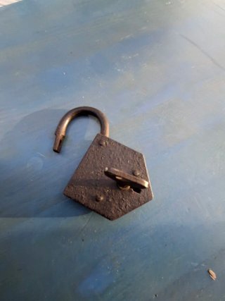 Candado antiguo funcional