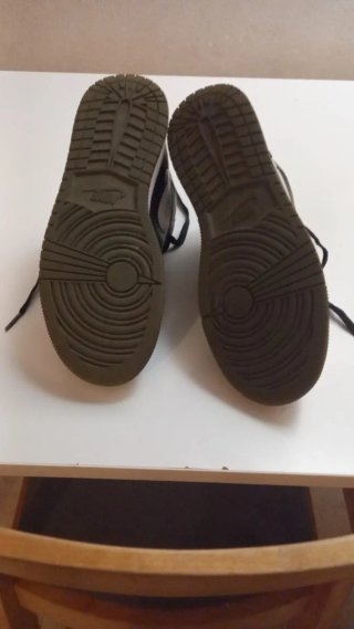 Zapatillas Jordan Negras y Verdes