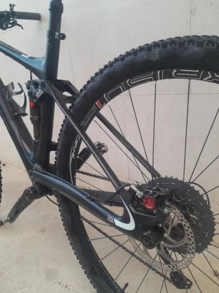 Bicicleta Canyon Lux CF Carbono 29