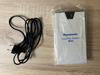 Videocámara Panasonic RX1 VHS-C + Adaptador