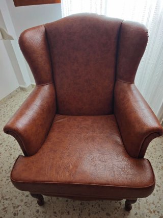 Sillón orejero piel auténtica color cuero