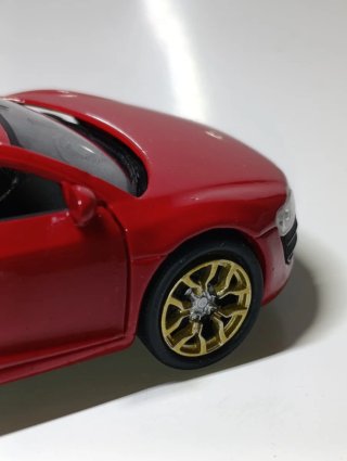AUDI R8 WELLY 1/43
