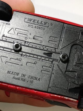 AUDI R8 WELLY 1/43