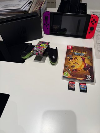 Nintendo Switch Morado/Rojo Poco Uso